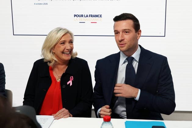 Marine Le Pen, Jordan Bardella et Jean-Philippe Tanguy lors d une confÃ rence de presse Ã Paris Marine Le Pen, candidate Ã l Ã lection prÃ sidentielle de 2027, Jordan Bardella, prÃ sident du Rassemblement national (RN) et Jean-Philippe Tanguy, expert en Ã conomie, lors d une confÃ rence de presse Ã Paris, France, le 6 octobre 2026. Head of the Parliamentary group and candidate for the 2027 Presidential election Marine Le Pen, President of French far-right Rassemblement National (RN) party Jordan Bardella and Jean-Philippe Tanguy, economy expert during a press conference in Paris, France on October 6 2026  Copyright: xBertrandxVanierx