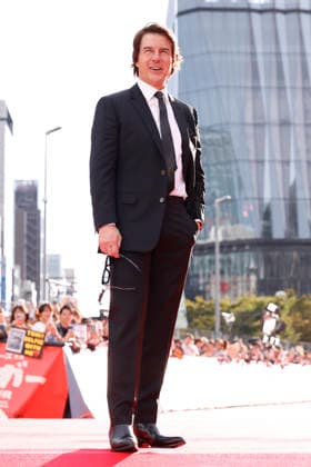 Star Tom Cruise poses for photos at the Digger Japan premiere on October 6, 2026, in Tokyo, Japan. Tom Cruise met with enthusiastic fans and signed autographs on the red carpet in the heart of Tokyo s Ginza district.  aflo_353718321