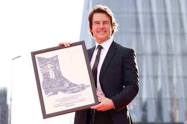 Star Tom Cruise poses for photos at the Digger Japan premiere on October 6, 2026, in Tokyo, Japan. Tom Cruise met with enthusiastic fans and signed autographs on the red carpet in the heart of Tokyo s Ginza district.  aflo_353718326