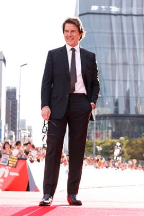 Star Tom Cruise poses for photos at the Digger Japan premiere on October 6, 2026, in Tokyo, Japan. Tom Cruise met with enthusiastic fans and signed autographs on the red carpet in the heart of Tokyo s Ginza district.  aflo_353718311