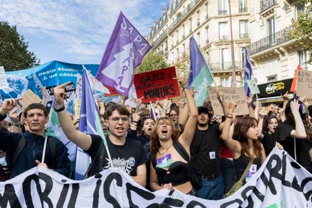 Paris, France October 6, 2026 - Demonstration organized as part of a national day of action launched by high school students. Nationwide student protests and violent school riots have disrupted over 700 secondary schools and led to roughly 5,000 arrests across France. What began in late September 2026 as peaceful blockades in the low-income Paris suburb of Seine-Saint-Denis has rapidly escalated into a major public order crisis for President Emmanuel Macron s government. MANIFESTATION ETUDIANTES, LYCEENS, GREVE, SOCIETE, JEUNES, JEUNESSE, ETUDIANT, Copyright: xVincentxIsorex