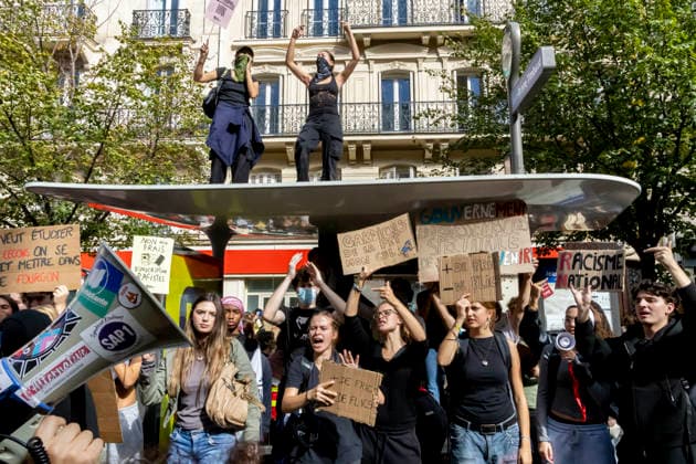 Paris, France October 6, 2026 - Demonstration organized as part of a national day of action launched by high school students. Nationwide student protests and violent school riots have disrupted over 700 secondary schools and led to roughly 5,000 arrests across France. What began in late September 2026 as peaceful blockades in the low-income Paris suburb of Seine-Saint-Denis has rapidly escalated into a major public order crisis for President Emmanuel Macron s government. MANIFESTATION ETUDIANTES, LYCEENS, GREVE, SOCIETE, JEUNES, JEUNESSE, ETUDIANT, Copyright: xVincentxIsorex