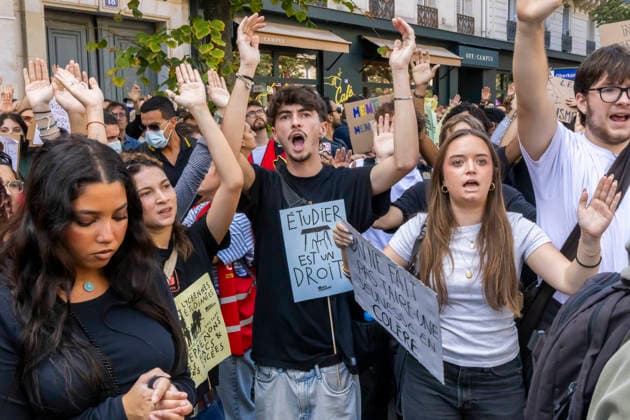Paris, France October 6, 2026 - Demonstration organized as part of a national day of action launched by high school students. Nationwide student protests and violent school riots have disrupted over 700 secondary schools and led to roughly 5,000 arrests across France. What began in late September 2026 as peaceful blockades in the low-income Paris suburb of Seine-Saint-Denis has rapidly escalated into a major public order crisis for President Emmanuel Macron s government. MANIFESTATION ETUDIANTES, LYCEENS, GREVE, SOCIETE, JEUNES, JEUNESSE, ETUDIANT, ETUDIER Copyright: xVincentxIsorex