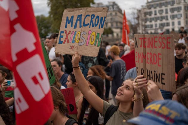 Students and unions protest education budget cuts in Bayonne BAYONNE, FRANCE - OCTOBER 6: Hundreds of students supported by major French trade unions take to the streets during a nationwide protest against overcrowded classrooms, teacher shortages, poor school facilities and the proposed 2027 education budget in Bayonne, France, on October 6, 2026. Javi Julio Anadolu Bayonne France. Editorial use only. Please get in touch for any other usage.  Copyright: x2026xAnadoluxJavixJuliox