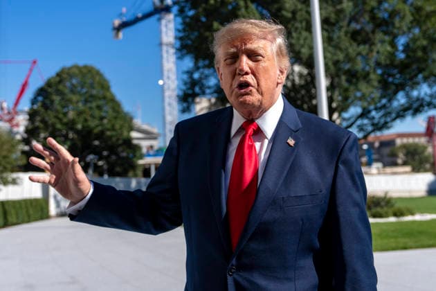 President Donald Trump Departs the White House for Baltimore, Maryland President Donald Trump speaks with reporters before boarding Marine One on the South Lawn of the White House in Washington, DC on Tuesday, October 6, 2026. The President is going to Baltimore, Maryland to deliver remarks at Anduril Industries, a tech company that builds robotic weapons and software for the military. Photo by Bonnie Cash Pool ABACAPRESS.COM WASHINGTON DC United States  Copyright: xPool ABACAx