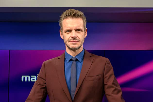 Pictured, from left: Florian Schroeder, cabaret artist, GER, Berlin, studio, guest on Maischberger, political talk show, TV, program, with host Sandra Maischberger, Das Erste, from Adlershof, Am Studio 20, June 10, 2026, Copyright: HMBxMedia UwexKoch