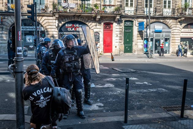 October 6, 2026, Bordeaux, Nouvelle-Aquitaine, France: On October 6, 2026, nearly 9,000 people march through Bordeaux. Initially called around social demands, the demonstration takes on a strong high school student character as large numbers of young people join. Bordeaux France  - ZUMAh207 20261006_zip_h207_013 Copyright: xFabricexHebertx