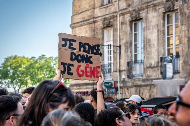 October 6, 2026, Bordeaux, Nouvelle-Aquitaine, France: On October 6, 2026, nearly 9,000 people march through Bordeaux. Initially called around social demands, the demonstration takes on a strong high school student character as large numbers of young people join. Bordeaux France  - ZUMAh207 20261006_zip_h207_017 Copyright: xFabricexHebertx