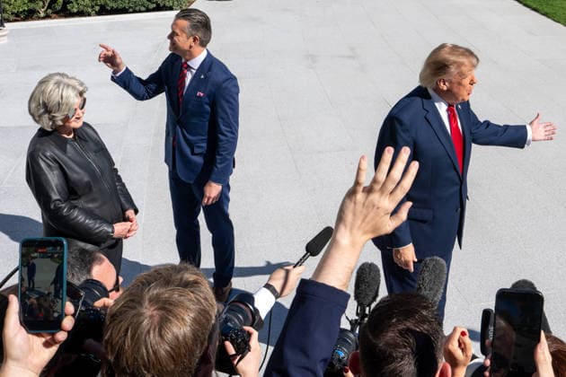 October 6, 2026, Washington, Dc, USA: President Donald Trump departs the White House for a trip to Baltimore on October 6, 2026. President Trump was accompanied by Chief of Staff Susie Wiles and Defense Secretary Pete Hegseth. Washington USA  - ZUMAl312 20261006_znp_l312_008 Copyright: xAndrewxLeydenx