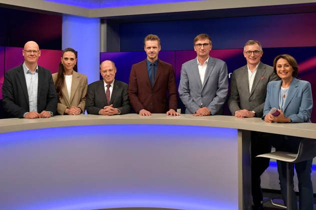 Matthias Deiß, Franca Lehfeldt, Gregor Gysi, Florian Schroeder, Sönke Neitzel, Andreas Rödder, and Sandra Maischberger on the ARD talk show *maischberger* at the studio in Berlin-Adlershof, Berlin, October 6, 2026 Foto:xM.xBehrensx xFuturexImagex maischberger0610_6002