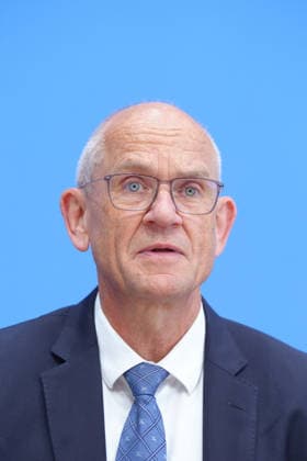 Federal Press Conference: Presentation of the Study on Artificial Intelligence Security in the German Economy. A Profile of Dr. Dirk Stenkamp at the Presentation of the Study on Artificial Intelligence Security in the German Economy: Risks, AI Security Incidents, and Protective Measures at the Federal Press Conference, Berlin, October 7, 2026, Berlin, Berlin, Ge