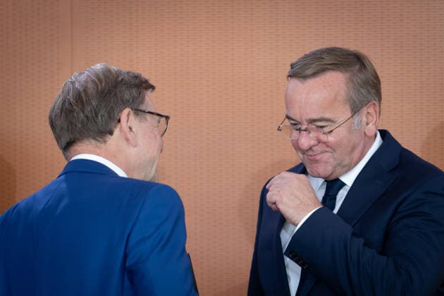Cabinet meeting, Federal Government, Kickoff, Cabinet meeting, Federal Government, Boris Pistorius, Federal Minister of Defense, Johann Wadephul, Federal Minister of Foreign Affairs, Berlin, Berlin, GER