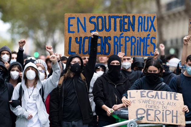 Students Demonstration outside Science Po Paris Students on Boulevard Saint Germain during a demonstration outside Science Po in Paris, France on October 7 2026 in support of high school students. Photo by Eliot Blondet ABACAPRESS.COM Paris France  Copyright: xBlondetxEliot ABACAx