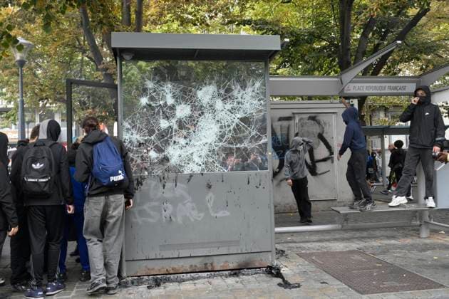 Liege Students Protest Against Austerity Measures 07 10 2026 LIEGE, BELGIUM Students protesting against the austerity measures introduced by the Wallonia-Brussels Federation (FWB) government are pictured in Liege, Belgium, on October 7, 2026. ( Liege Belgium  Copyright: xPhilipxReynaersx