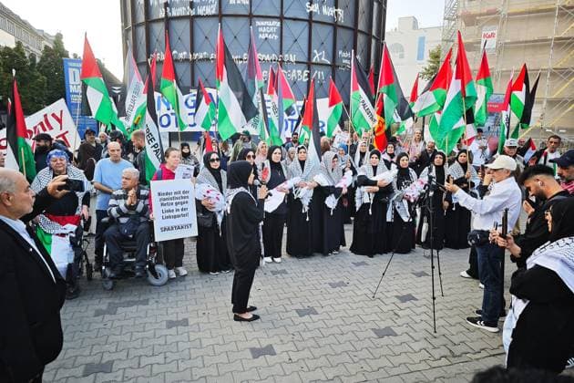 Berlin, Germany, October 7, 2026: Pro-Palestinian demonstration on the third anniversary of the Hamas attack on Israel near Checkpoint Charlie in the Mitte district Copyright: xdtsxNachrichtenagenturx dts_137511