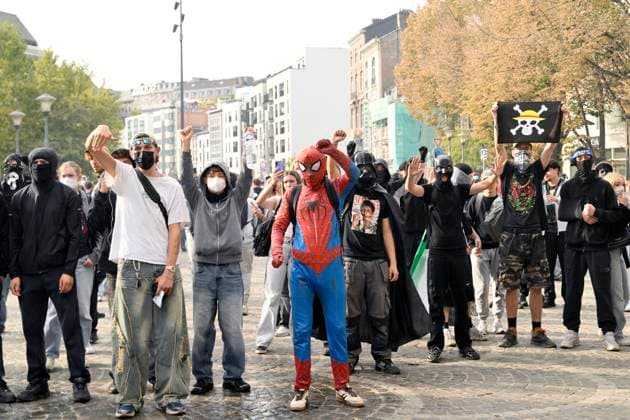 Liege Students Protest Against Austerity Measures 07 10 2026 LIEGE, BELGIUM Degradation at Place Saint-Lambert: Students protesting against the austerity measures introduced by the Wallonia-Brussels Federation (FWB) government are pictured in Liege, Belgium, on October 7, 2026. ( Liege Belgium  Copyright: xPhilipxReynaersx