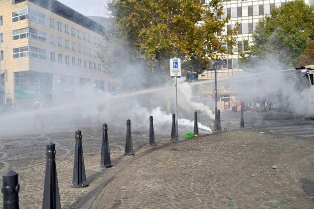 Liege Students Protest Against Austerity Measures 07 10 2026 LIEGE, BELGIUM Degradation at Place Saint-Lambert: Students protesting against the austerity measures introduced by the Wallonia-Brussels Federation (FWB) government are pictured in Liege, Belgium, on October 7, 2026. ( Liege Belgium  Copyright: xPhilipxReynaersx