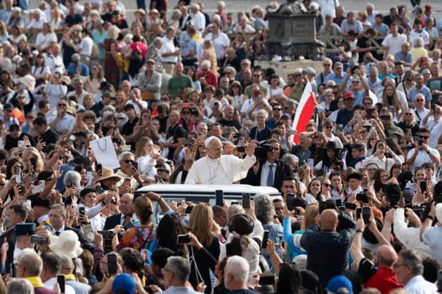 His Holiness Pope Leo Xiv Attends a Weekly General Audience at St Peter s Square in The Vatican Pope Leo XIV Rome 7 October 2026 His Holiness Pope Leo XIV attends a weekly general audience at St Peter s Square in The Vatican Vatican City on October 7, 2026. Photo by Andrea Bracaglia ABACAPRESS.COM Vatican City Vatican City Vatican (or Holy See)  Copyright: xBracagliaxAndrea ABACAx