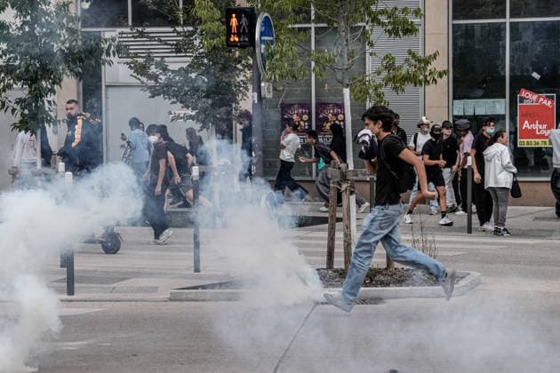 Protest against eduction conditions in Nancy NANCY, FRANCE - OCTOBER 7: Police intervene at the scene using tear gas as students take to the streets to protest education conditions in Nancy, France, on October 7, 2026. Students are taking part in a nationwide high-school mobilization over school conditions and demands for greater education resources, while security units remain deployed around several locations in the city. Muhammed Said Tako Anadolu Nancy France. Editorial use only. Please get in touch for any other usage.  Copyright: x2026xAnadoluxMuhammedxSaidxTakox