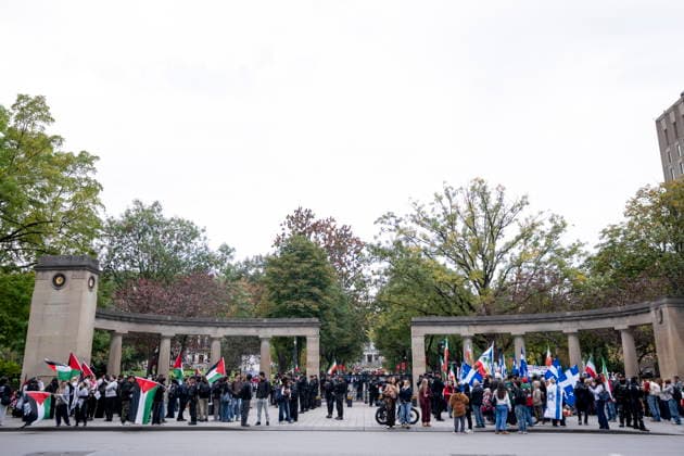 October 7, 2026, Montreal, Pq, CANADA: Pro-Palestinian and pro-Israel demonstrators are seperated by police in Montreal, on Wednesday, Oct. 7, 2026. Montreal CANADA  - ZUMAc35_ 20261007_zaf_c35_058 Copyright: xChristopherxKatsarovx