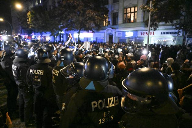 Police in Berlin intervened in demonstrations in support of Palestinians BERLIN, GERMANY - OCTOBER 7: German police intervene a pro-Palestinian demonstration in Berlin, Germany on October 7, 2026. More than a thousand demonstrators gathered at Oranien Square to protest Israeli attack on Gaza and marched toward Hermann Square before police broke up the rally near the Kottbusser Tor subway station, detaining numerous participants. Halil Sagirkaya Anadolu Berlin Germany. Editorial use only. Please get in touch for any other usage.  Copyright: x2026xAnadoluxHalilxSagirkayax