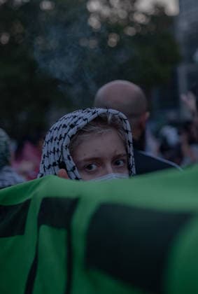 October 7, 2026, Berlin, Germany: Hundereds of pro-palestinian protesters gather in Berlin, Germany, on October 7, 2026. This marks the three-year anniversary of the Hamas led border attacks in Southern Israel. Germany  - ZUMAj167 20261007_zip_j167_004 Copyright: xSvetxJacquelinex