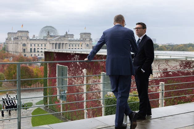 Chancellor Merz Welcomes British Prime Minister Burnham Germany, Berlin, October 8, 2026 Chancellor Friedrich Merz (CDU) welcomes Andrew Burnham, Prime Minister of the United Kingdom of Great Britain and Northern Ireland, on his inaugural visit to the Federal Chancellery