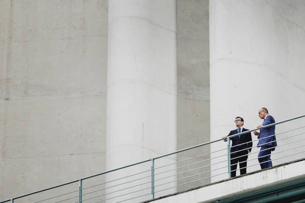 R. L. Friedrich Merz of the CDU, Chancellor of Germany, and Andrew Burnham, Prime Minister of the United Kingdom, photographed during a conversation on the balcony of the Federal Chancellery in Berlin, October 8, 2026, Berlin, Germany Copyright: xFlorianxGaertnerx
