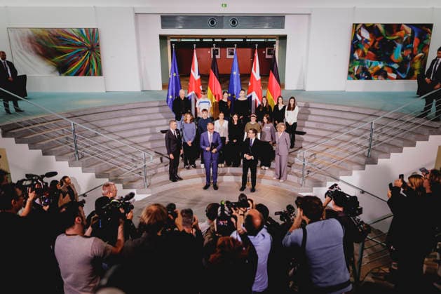 L R Friedrich Merz, CDU, Chancellor of Germany, and Andrew Burnham, Prime Minister of the United Kingdom, photographed during the exchange of the instruments of ratification for the Kensington Treaty in Berlin, October 8, 2026, Berlin, Germany Copyright: xFlorianxGaertnerx