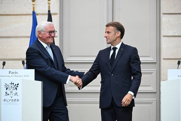 French President Emmanuel Macron and German President Frank Walter Steinmeier during a signing ceremony and joint press conference at the Élysée Palace in Paris, France, October 8, 2026. Signing of an agreement between the French government and the German government regarding the Franco-German Youth Office. Eric Tschaen Pool Bestimage. French President Emmanuel Macron and German President Frank Walter Steinmeier during a signing ceremony and joint press conference at the Élysée Palace in Paris, France, on October 8, 2026 The French and German governments signed an agreement regarding the Franco-German Youth Office Paris, France  Copyright: xEricxTschaenx xPoolx xBestimagexEricxTschaenx xPoolx xBestimagex