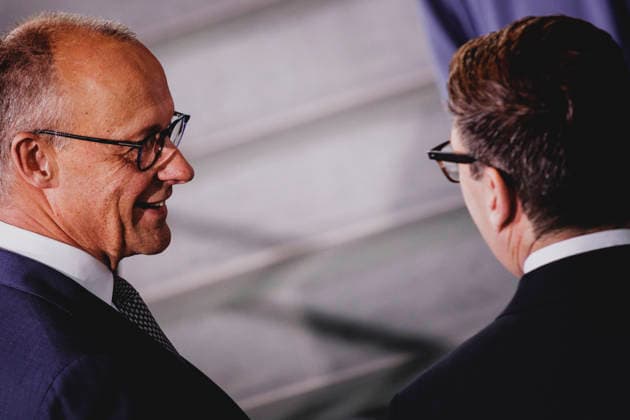 L R Friedrich Merz, CDU, Chancellor of Germany, and Andrew Burnham, Prime Minister of the United Kingdom, photographed during a press conference in Berlin, October 8, 2026, Berlin, Germany Copyright: xFlorianxGaertnerx