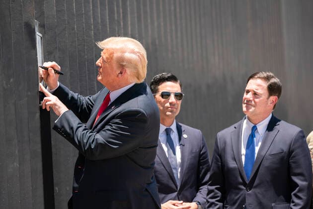 USA, Donald Trump visits Mauer on the border to Mexico