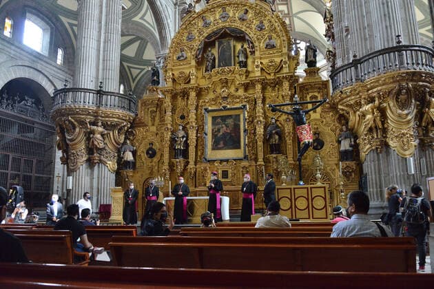 Coronavirus in Mexico, First Catholic service after loosening in Mexico City