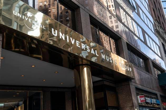 Music company Universal threatens shareholder revolt, archive pictures