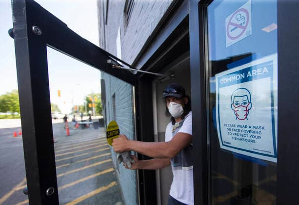 Coronavirus in Canada, compulsory masking in Toronto