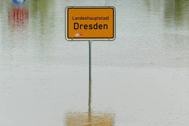 Flood of the century on the Elbe 2002, archive pictures
