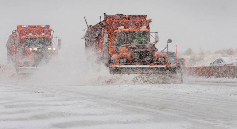 USA, onset of winter with heavy snowfall near Los Alamos, New Mexico