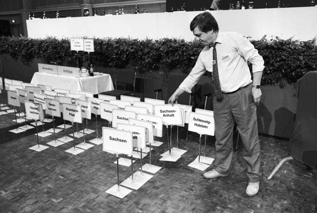 IMAGO History, German parties, FDP, Black-Yellow Coalition, unification with the liberal parties of the GDR 1990
