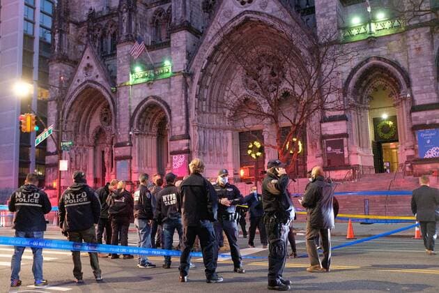 New York, man shoots out at Christmas concert in front of Saint John the Divine Church