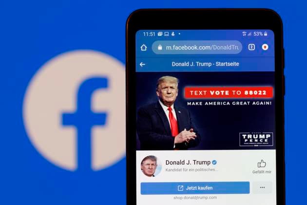 Internet group Meta lifts Donald Trump block on Facebook and Instagram - archive images