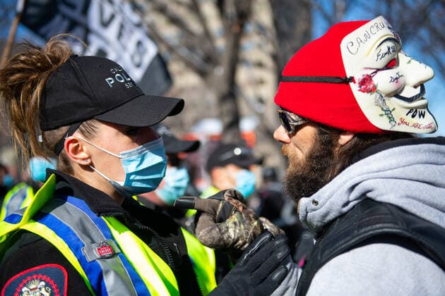 Coronavirus in Canada, protests against mandatory masks in Calgary