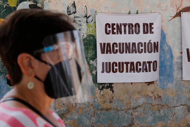 Coronavirus in Mexico, vaccination center in Uruapan