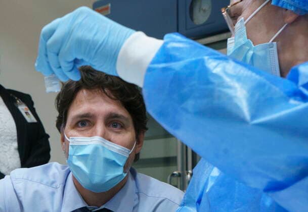 Coronavirus in Canada, Justin Trudeau visits vaccination centre in Montreal