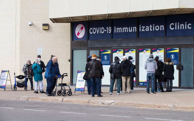 Coronavirus in Canada, Vaccination Centre in Toronto