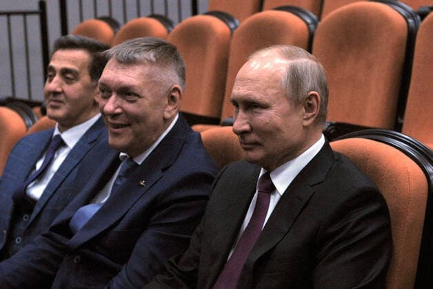 Russia, Vladimir Putin visits youth music theater in Moscow