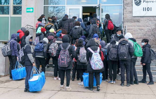 Canada, schools open in Montreal
