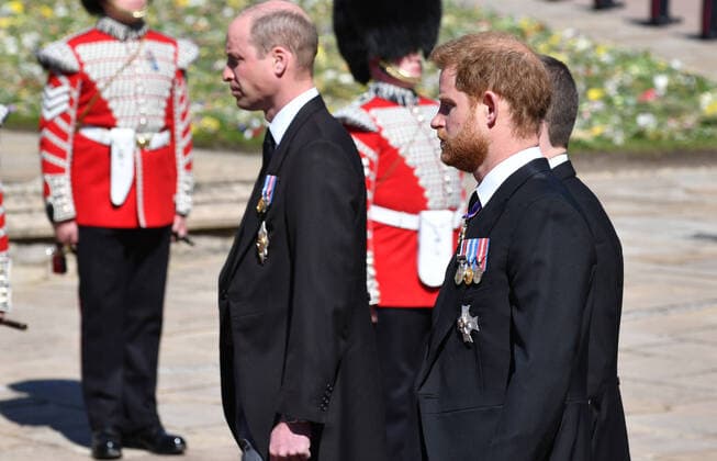 Pictures of the year 2021, Entertainment 04 April
