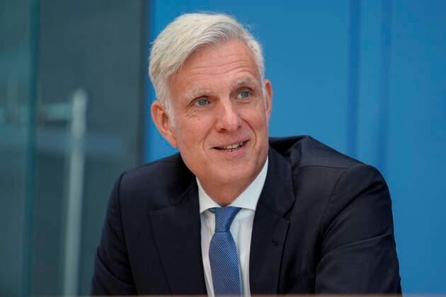 Berlin House of Representatives election, Stephan Schwarz, no party affiliation, to become Senator for Economics - Archive
