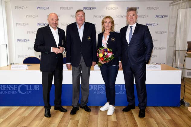 Presseclub München - Press conference for the 1st digital youth award 2021 with motto sagwasduwillst