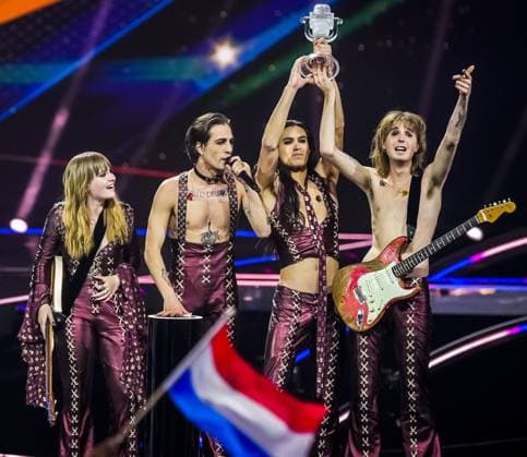 Pictures of the year 2021, Entertainment 05 May